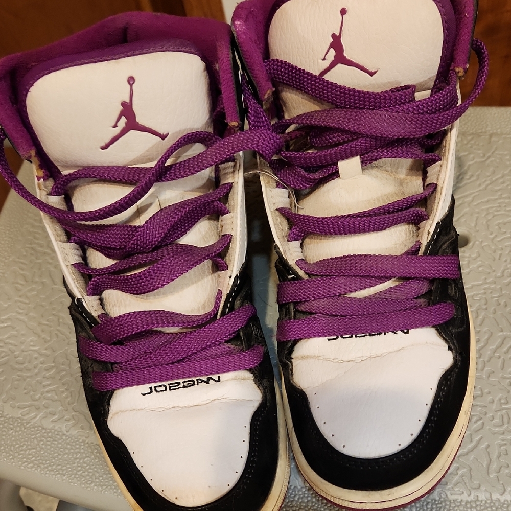 Jordan Women's Sneakers in Purple and White